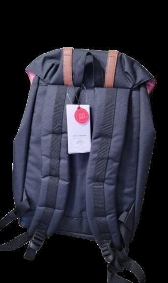 NWT Herschel Retreat Heavy Weight Canvas 19.5L Black Backpack 122044