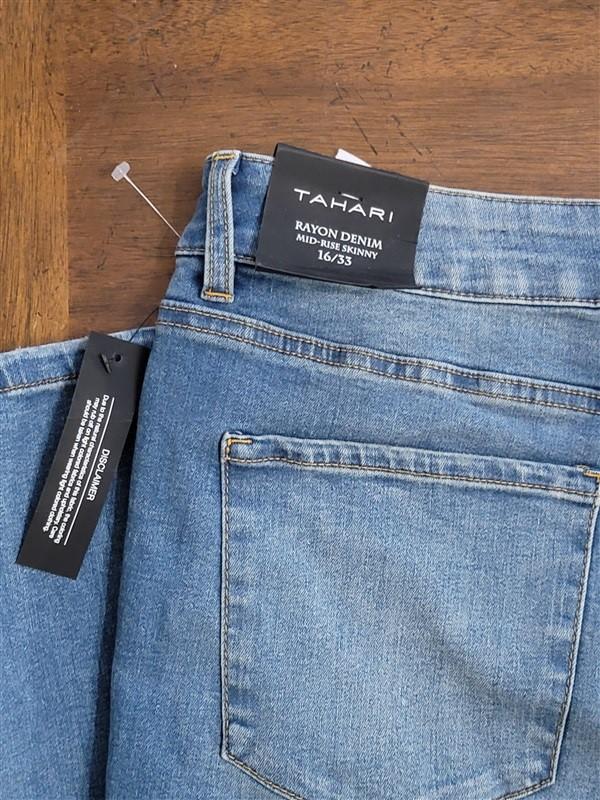 NWT Tahari 16/33 Kelly Mid Rise Skinny Jeans 122101