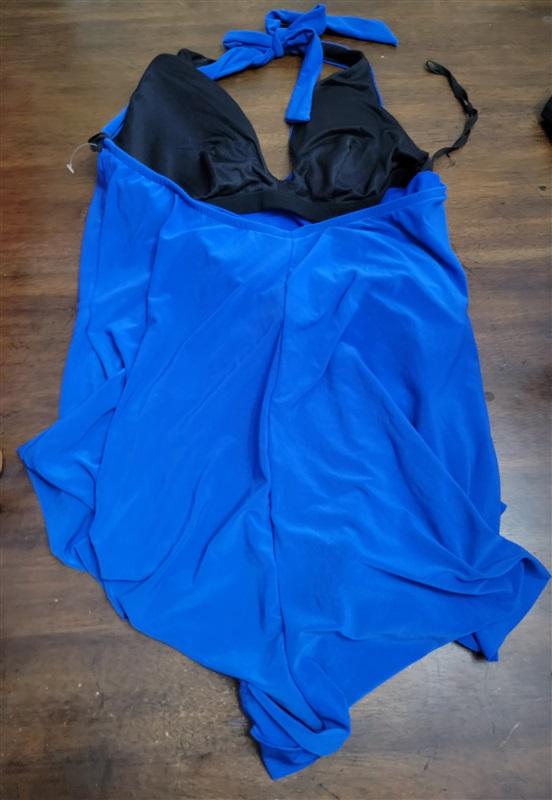 NWOT Magicsuit 14 Theresa Romper 1PC Swimsuit Deep V 122211