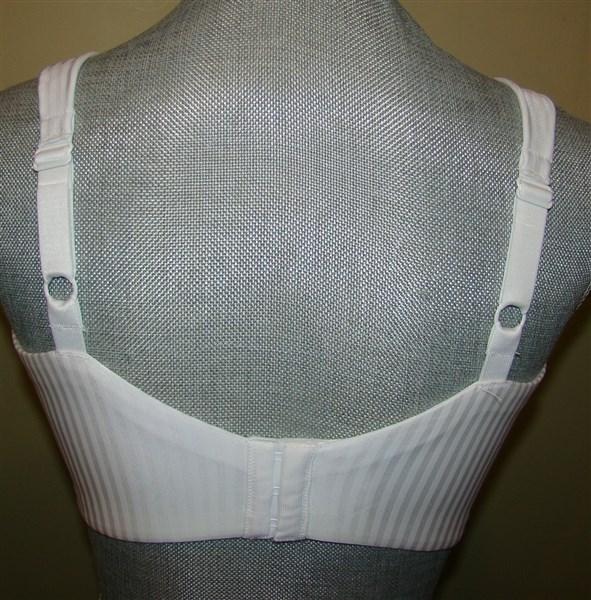 NWOT Playtex 34C Perfectly Smooth Underwire Bra 4747 White 122272