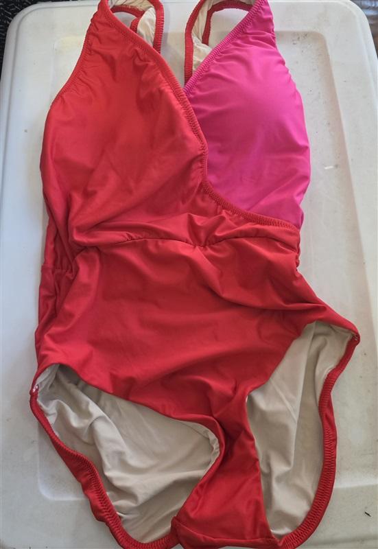 NWT Hermoza 4 Vera Color Block Red pink Surplice 1pc SwimSuit 122383