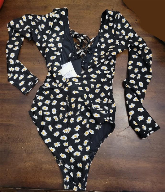 NWT Volcom S UR A Daisy Bodysuit Long Sleeve Swimsuit 122404