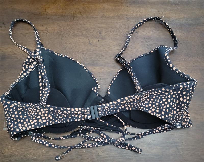 NWOT Seafolly 10 USA Wrap with Boost Bikini Swim Top Black Spotted 122502