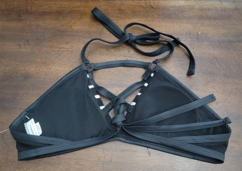 NWOT Robin Piccone M Black White Stripe Swim Top 122637