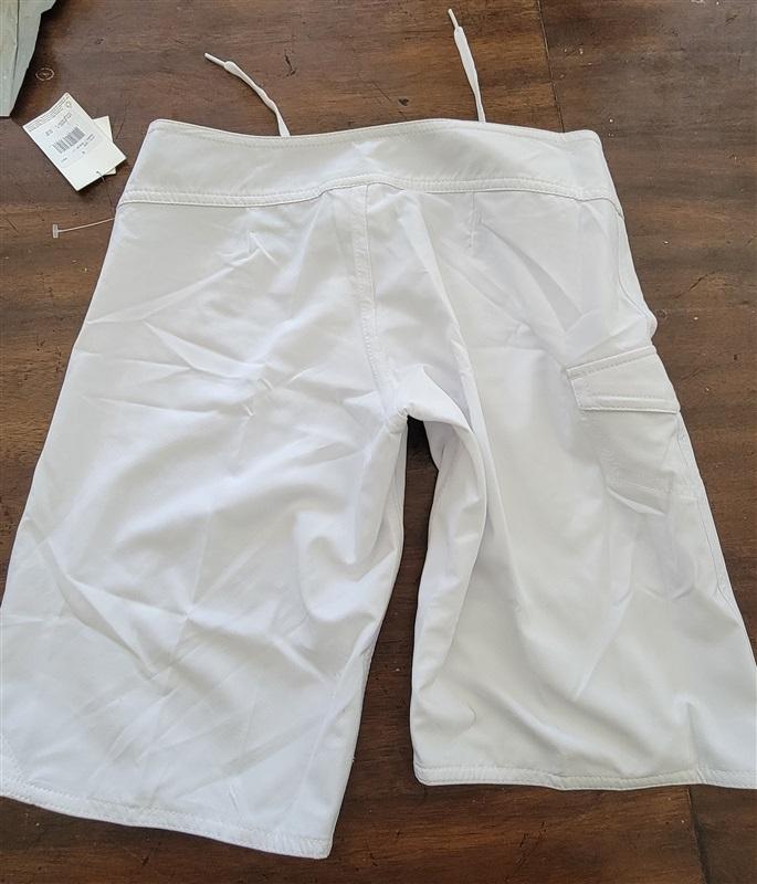 NWT Volcom sz 3 Women's Simply Solid 11" Boardshorts White 122759