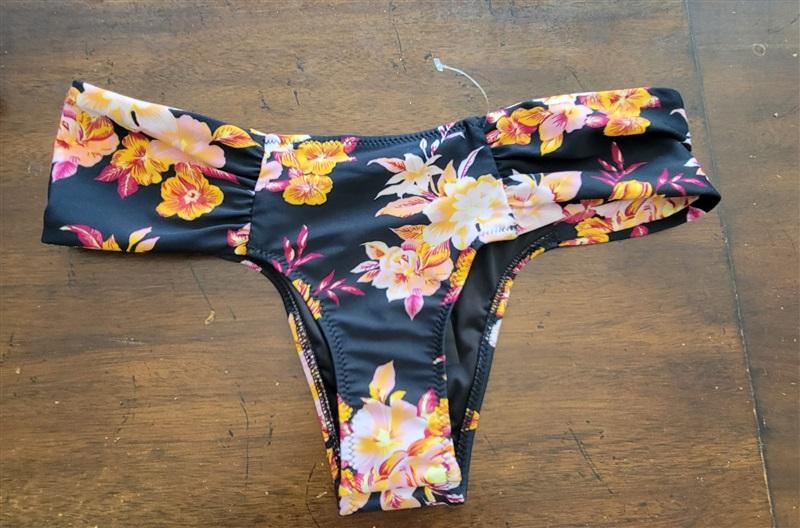 NWOT Volcom M Hibiscus Rose Floral Triangle Halter Bikini Swim Top 122767