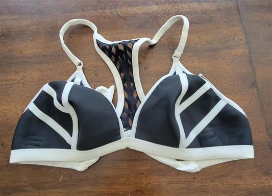 NWOT Robin Piccone Med V Neck Racerback Bikini Swim Top 122815