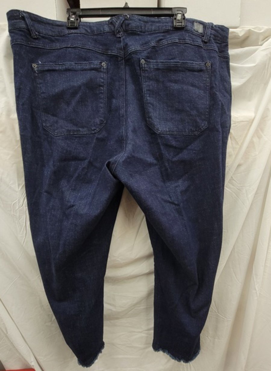 NWT Democracy 22W "Ab"solution Demin Jeans Raw Edge Crop 122982