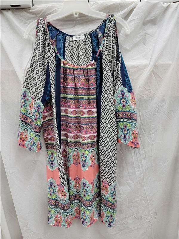 NWOT Glam Boutique M Cold Shoulder Shift Dress 123120