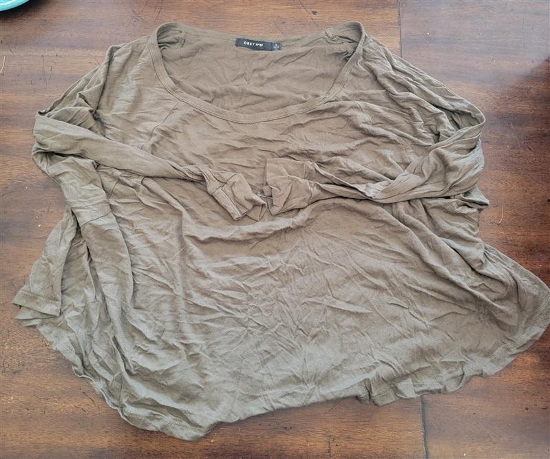 NWOT Obey No 89 LG Oversize Crew Neck Tee Dolman Sleeves Olive 123138