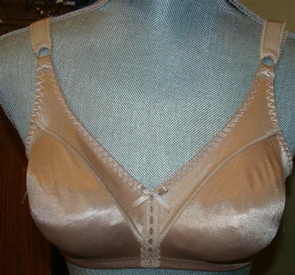 NWOT Bali 34C Double Support Wireless Bra 3820 Beige 123189