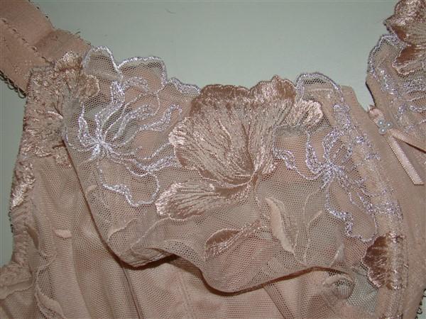 NWT Wacoal 34C In Bloom Underwire Bra 855237 Beige 123211