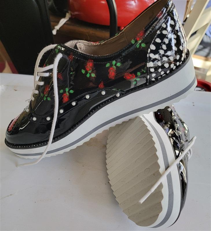 NWOT Betsey Johnson 5 Girls Marti Heart Oxford Tie Shoes Pearls Floral 123416