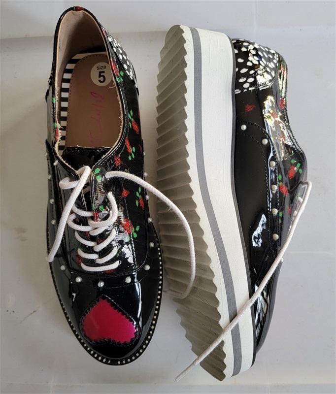 NWOT Betsey Johnson 5 Girls Marti Heart Oxford Tie Shoes Pearls Floral 123416