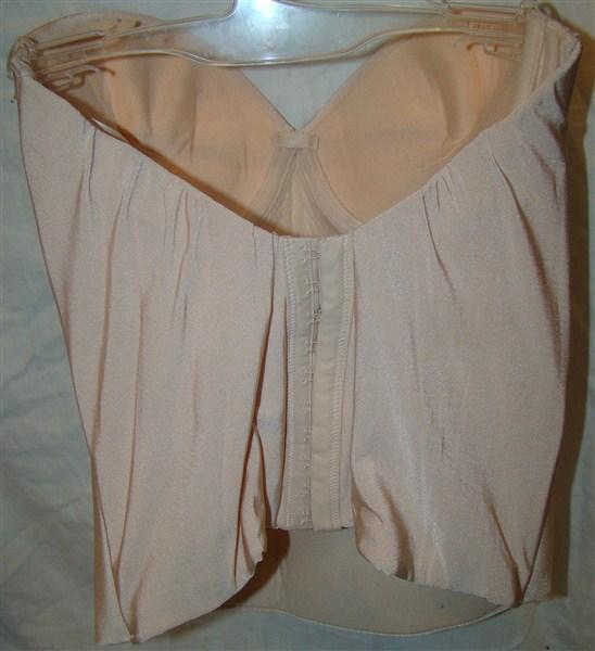 NWOT Jezebel 32B Essential Seamless Strapless Bra Bustier 7643 Beige 123527