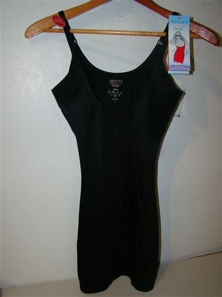 NWD ASSETS L Red Hot Label 3515 Scalloped Open-Bust Slip Black 123574