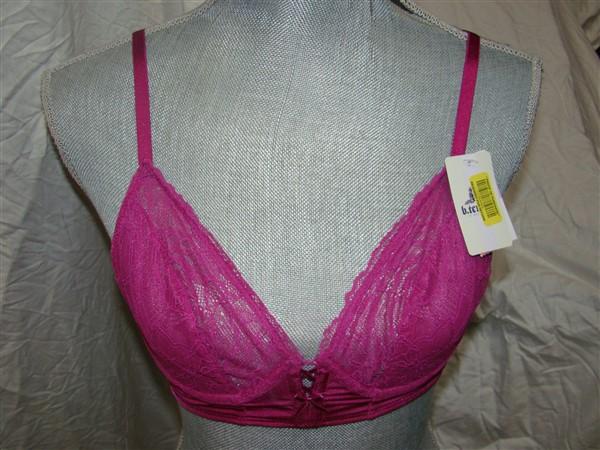 NWT b.tempt'd Wacoal 32C b.gorgeous Lace Plunge Underwire Bra 951236 Prpl 123727