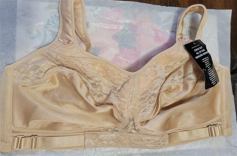 NWT Comfort Choice 48C Easy Enhancer Wirefree Allover Lace Bra Beige 123796
