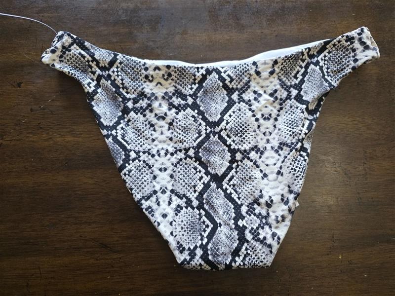 NWT Aqua Swim M Snake Print Bikini Bottom Swimsuit 124072