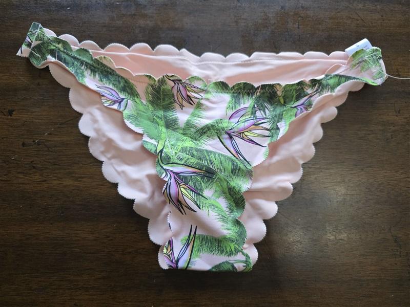 NWOT PIlyq Bird Paradise S Scallop Reversible Cheeky Bikini Swim Bottom 124304