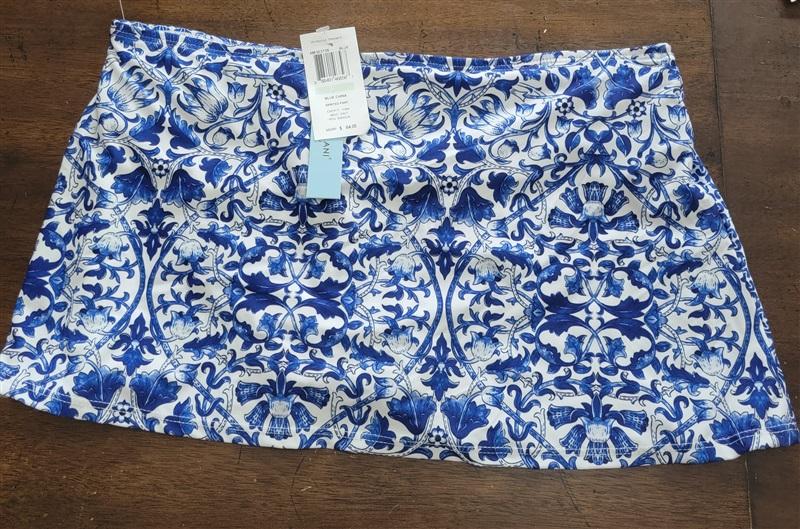 NWT Antonio Melani 8 Blue Floral Medallion Tankin & Swim-Skirt Bottoms 124808