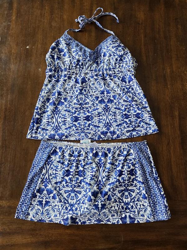 NWT Antonio Melani 8 Blue Floral Medallion Tankin & Swim-Skirt Bottoms 124808
