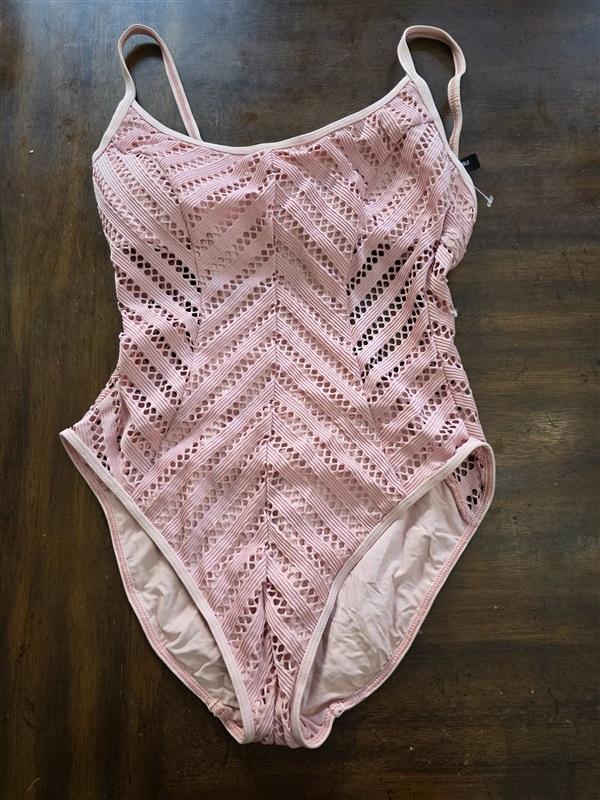 NWT Kenneth Cole Solid Pink M Netted High-Neck One-Piece Swimsuit 124971