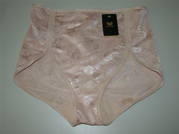 NWT Wacoal S Clear & Classic Hi-Cut Brief Panty 844244 Beige 124975