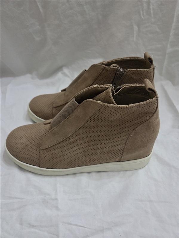 NWOT MIA Girl's Gracey Wedge Sneaker Ankle Booties Faux Suede 125664