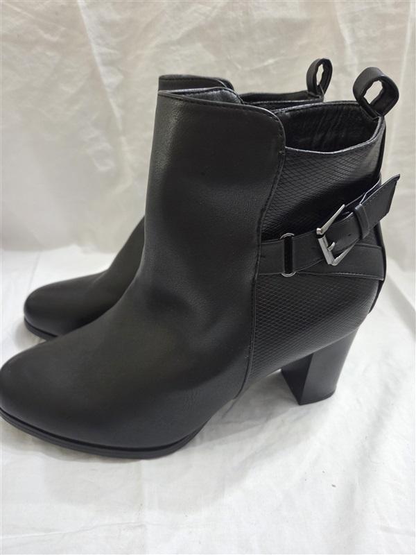 NWOT New York & Company 11 Jamie Women's Ankle Boots Black 125669