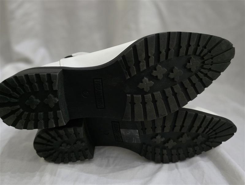 NWOT Dream Pairs 9 Pointed Toe Chelsea White Black Platform LuG Boots 125683