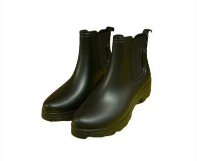 NWOT Report 10 Cooper Lug Black Slip On Rain Boots 125687
