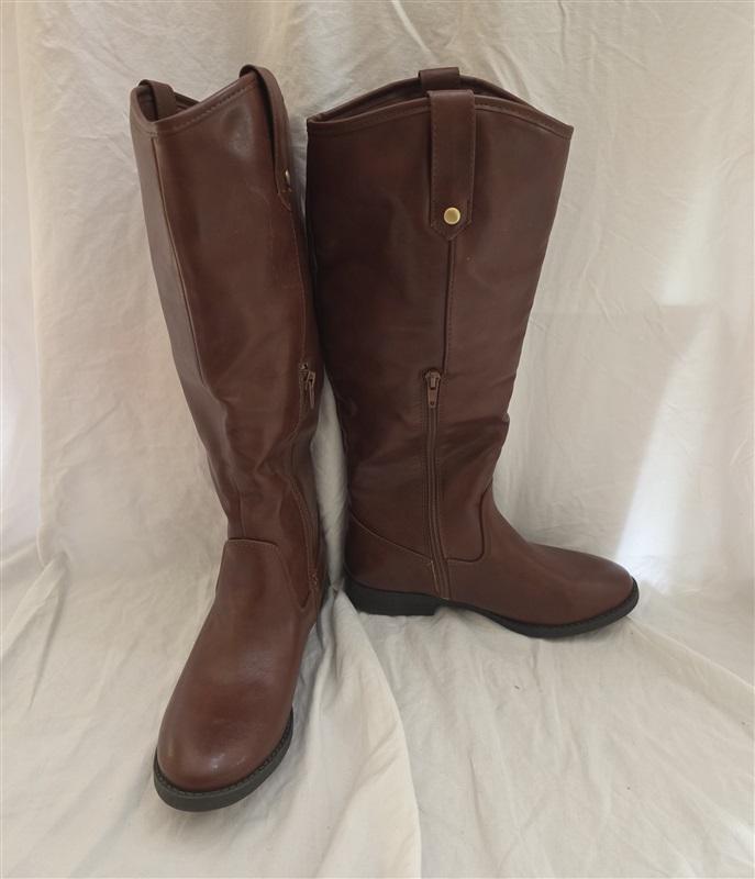 NWOT True Craft 6.5 Indira Riding Boots Brown Almond Toe 125694