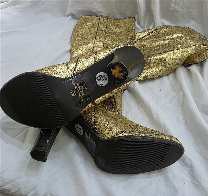 NWOTD Newport News 5.5 Gold Lame High Heel Boots 125702