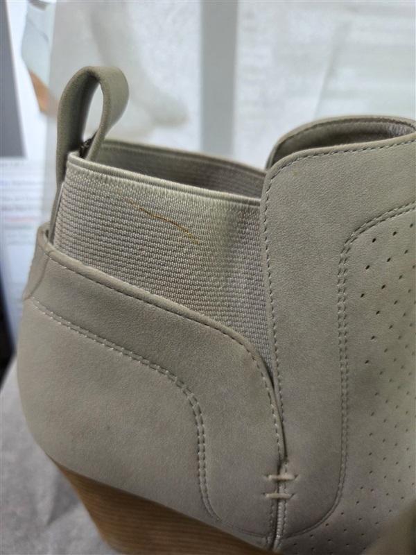NWOT DV8 Dolce Vita 6.5 Gerdy Gray Suede Wedge Heeled Bootie 125707
