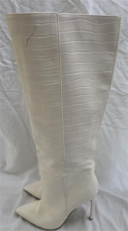 NWOTD Express 9.5 Knee High Stiletto's Heel Faux Crocodile Ivory Boots 125720