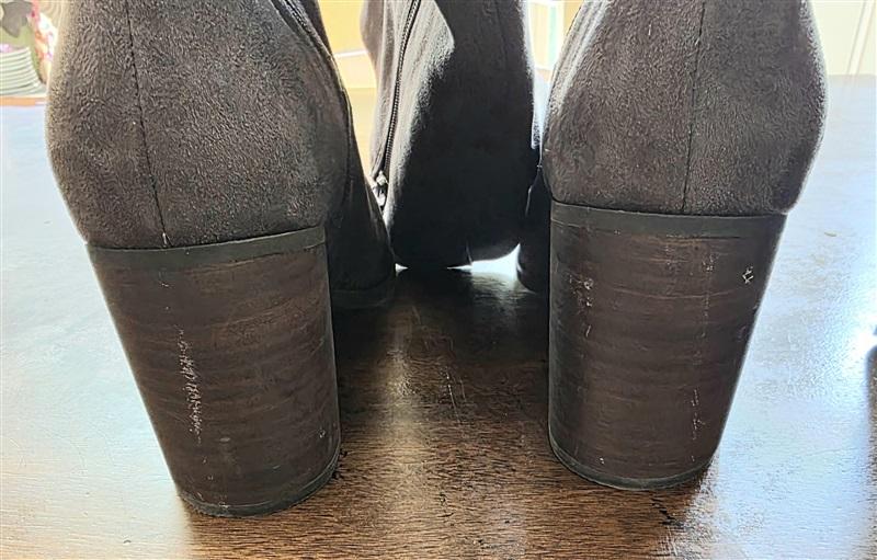 NWOT ABound 10 Western Knee Boots Taupe Suede 125728