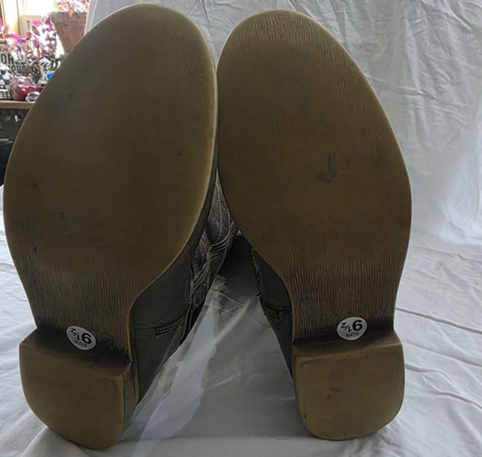 NWOT Just Fab 9.5 Titania Taupe Buckle Quilted Riding Boots 125693