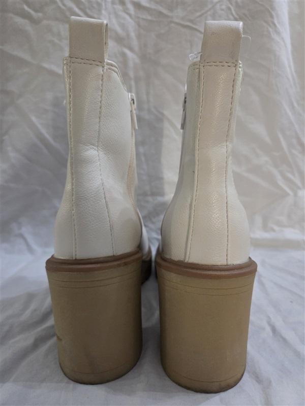 NWOTD DV8 Dolce Vita 8 Jetta Caster Ankle Lug Boot Ivory 125733