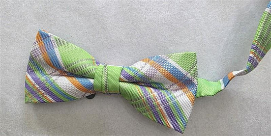 NWT Izod Boy's Pre-Tied Bow Tie Green Plaid Adjustable Classic Style 125777