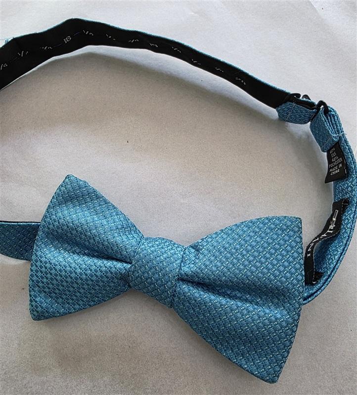 NWOT Alfani Aqua Blue Squares Sateen Solid Pre-Tied Bow Ties 125780