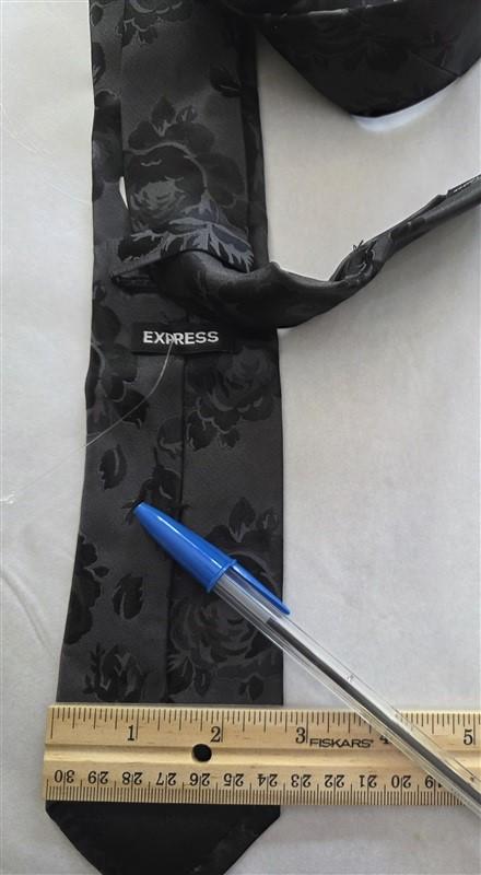 NWOT Express Black Roses 100% Silk Men's Classic Formal Neck Tie 125795