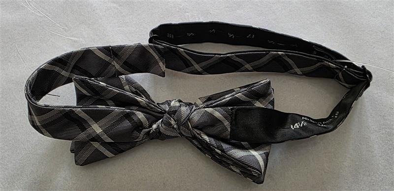NWT Izod Men's Pre-Tied Bow Tie Black Grey White Plaid Formal Classic 125839