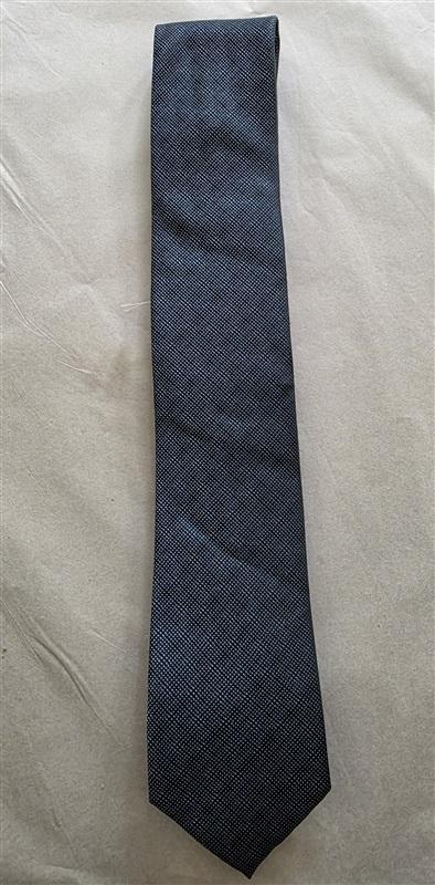 NWOT Van Heusen Blue Black Men's Neck Tie 125844