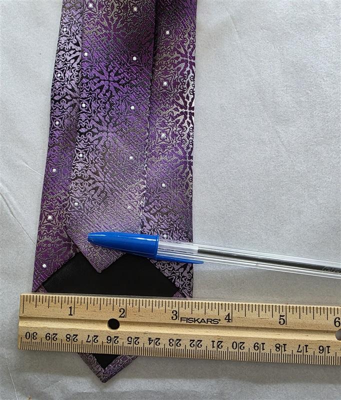 NWOT Van Heusen Purple White Gray Geometric 100% Silk Men's Neck Tie 125845