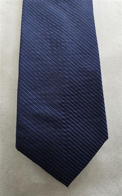 NWOT Calvin Klein Blue Diagonal Stripe Slim Men's Neck Tie 125850