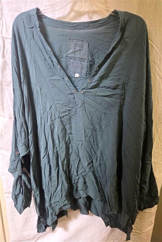 NWOT pete & greta S Oversized Deep V 3/4 Sleeve Green Lace Up Tunic Top 125856