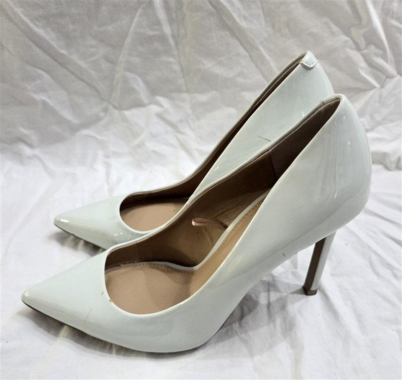 NWOT Express 8 Classic Pointed Toe Patented Leather Light Blue Pumps 125865
