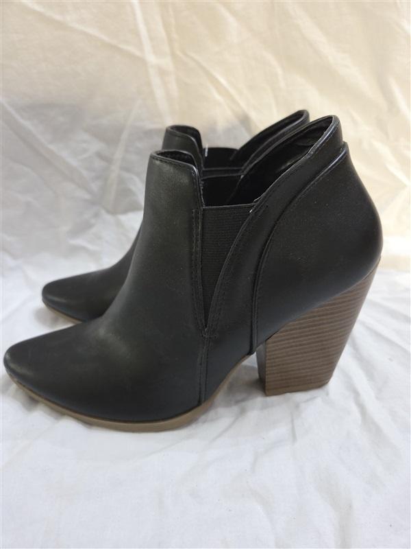 NWOT A.N.A. 7 Ullman Black Slip On Booties Ankle Boots 125868