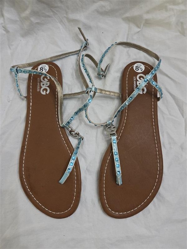NWOT Guess 8 GBG Los Angeles Rhinestone Blossom Sandals 125870